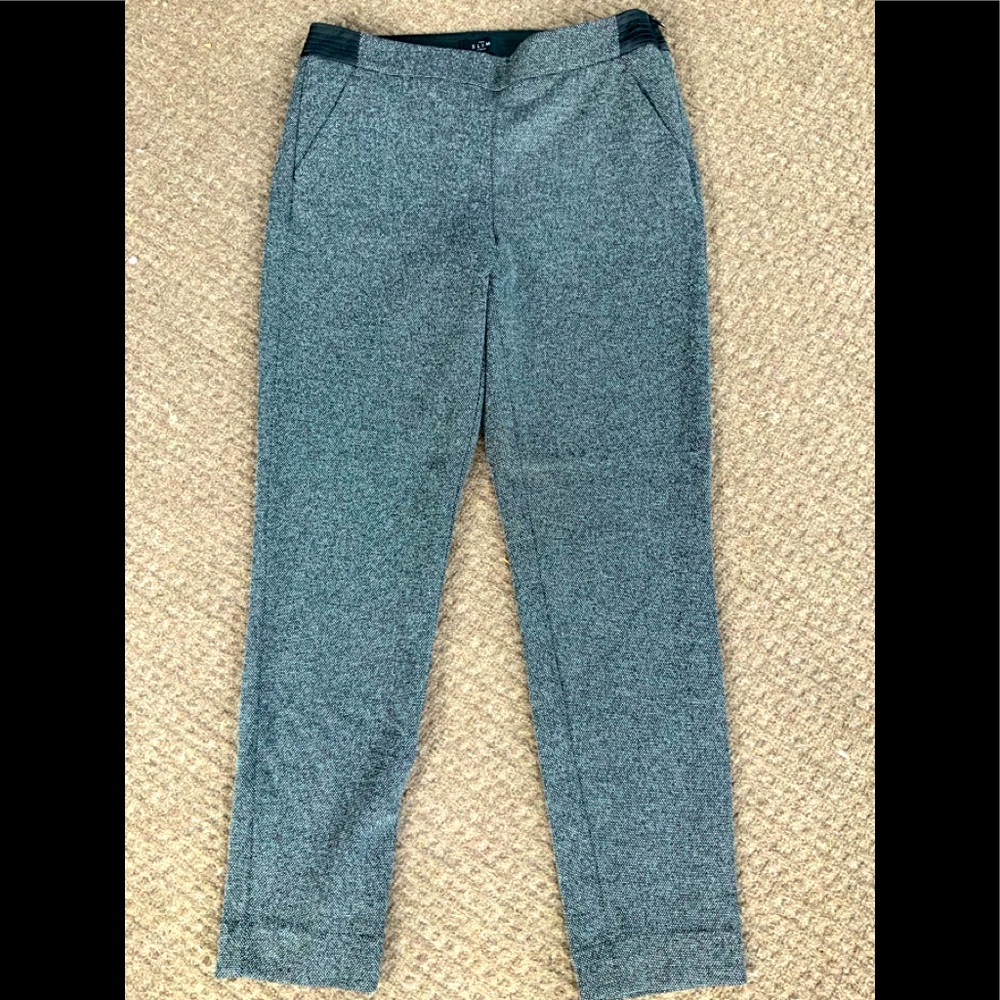 Black tweed comfy pointe pants.